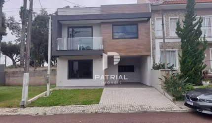 Sobrado à venda no Pinheirinho