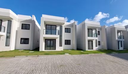LINDA  CASA SOLTA DENTRO DE CONDOMINIO