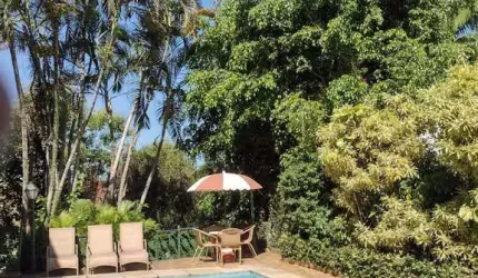 Casa Clássica-Retrô, Arquitetura Zanine Caldas, 6 Quartos, 9 Banheiros, Piscina, Condomínio com segurança Armada - São Conrado, Zona Sul