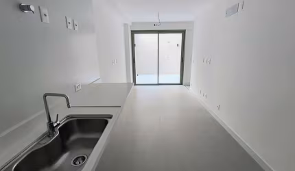 Apartamento Garden de Sala/Quarto com VAGA, Silencioso e Fundos, ideal para Moradia na João Lira, Leblon