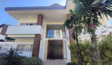 Casa Luxuosa em Condomínio do mais alto padrão, Pedra de Itaúna, 1000m², 6 suítes, SPA, Piscina, 8 vagas.