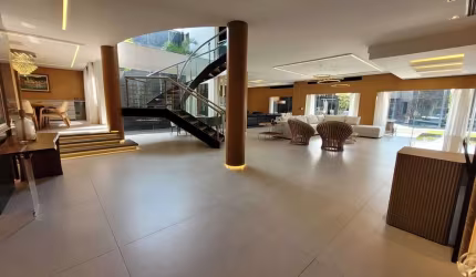 Mansão de Alto Luxo, 5 Suítes com closet, Lote em Duna, 1096m², no MELHOR CONDOMÍNIO DA BARRA DA TIJUCA.