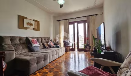 Apartamento 3 quartos e 1 vaga na Cidade Baixa.