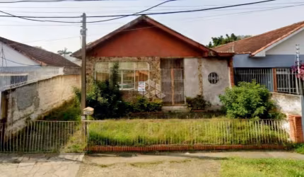 CASA DE 3 QUARTOS, 1 SUÍTE, PRÓXIMO AO CASSOL
