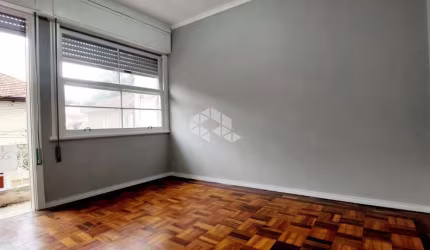 APARTAMENTO DE 3 QUARTOS COM SACADA REFORMADO