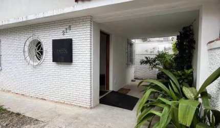 Casa Comercial , 4 salas - Cozinha - Vila Adyana