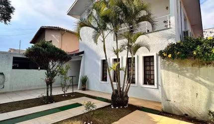 Casa com 5 dormitórios à venda, 200 m² por R$ 1.280.000,00 - Vila Betânia - São José dos Campos/SP