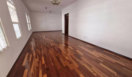 Casa com 3 dormitórios à venda, 275 m² por R$ 870.000,00 - Bosque dos Eucaliptos - São José dos Campos/SP
