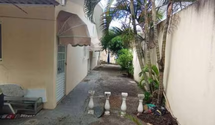 Casa com 2 dormitórios à venda, 60 m² por R$ 315.000,00 - Jardim Santa Júlia - São José dos Campos/SP