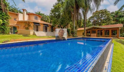 Vende-se Mansão no Pq Silvino Pereira. Mansão cinematográfica!
