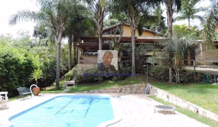 Vende-se Casa na Fazendinha - Muito espaço, em rua fechada e muito tranquil