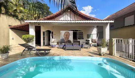 Vende-se Casa no Vila Diva - 3d/2sts. TÉRREA, ótima localização, piscina aq