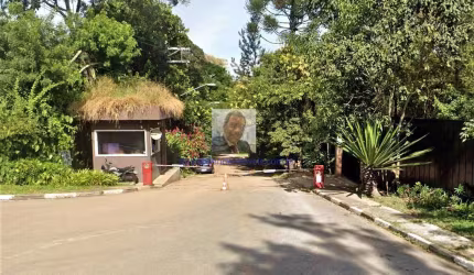 Vende-se Lote 907,00 m² - Bolsão FECHADO no Miolo da Granja Viana!