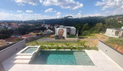 Vende-se Linda Casa no Condomínio SPII, 4 suítes, Piscina, Gourmet.