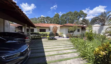 Vende-se Casa Comercial na Granja Vianna de frente para a rua, Ideal para u