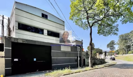 Aluga-se ou Vende-se  Galpão AC 585 m², Km 12 Rod. Raposo Tavares! 