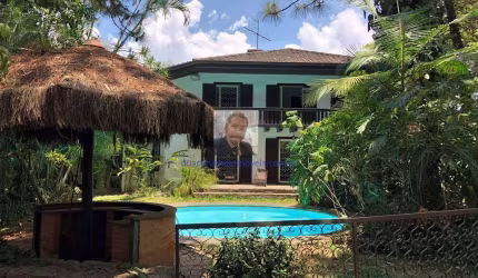 Casa Locação e Venda na Chac. São João - Rústica, 2.400m² de terreno, 2 pis