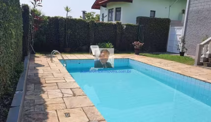 Aluga-se ou Vende-se Casa no Horizontal Park - 3 suítes, piscina!