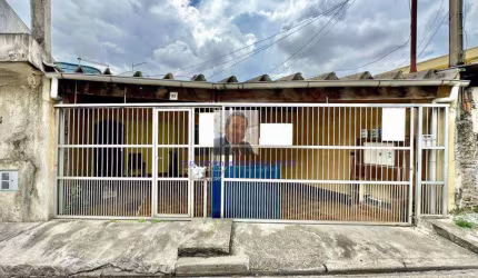 Vende-se Casa 3 DORM, no Jardim das Flores / Osasco, 2 Vagas cobertas.