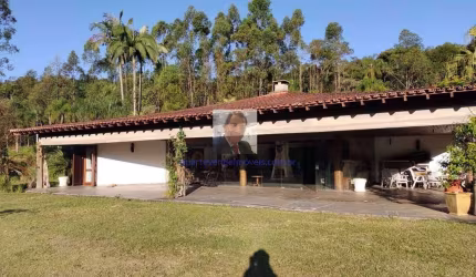 Vende-se a Casa Sede - terreno c/ 3.000 mil m² cada - Vargem Grande Paulist