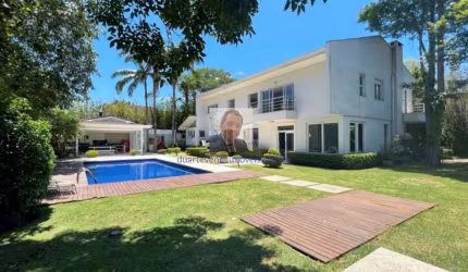 Vende-se Cond. Forest Hills - 4sts LINDA e contemporânea. Impecável! Gourme