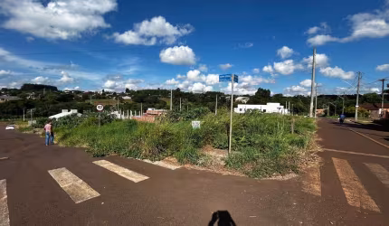 Terreno de esquina a venda, com 345 m² no bairro Cataratas, em Cascavel-PR por R$ 250.000,00