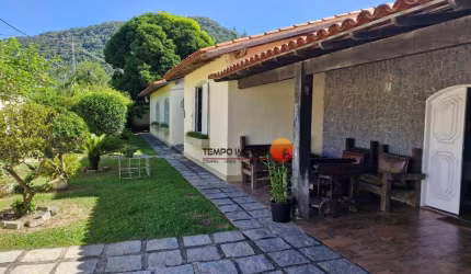 Casa com 4 quartos , 280 m² por R$ 1.600.000 - Maralegre - Niterói/RJ