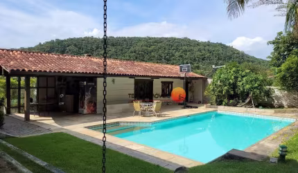 Casa com 4 quartos à venda, 527 m² por R$ 3.000.000 - Camboinhas - Niterói/RJ
