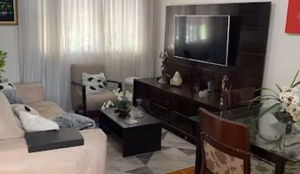 Apartamento com três quartos,suíte,todo reformado em Icaraí