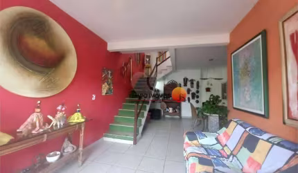 Casa com 3 quartos, 132 m², à venda por R$ 800.000 - Avenida Professora Romanda Gonçalves - Itaipú -  Niterói/RJ