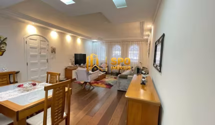 Casa de 250 metros a venda com 3 quartos sendo 1 suíte com 2 vagas no Jd Campo Grande