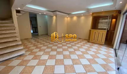 Casa de 245 metros a venda com 3 quartos e 3 vagas no Parque Colonial