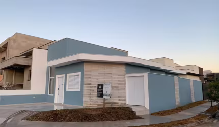 CASA TÉRREA DE ESQUINA CONDOMÍNIO HORTO FLORESTAL  VILLAGIO