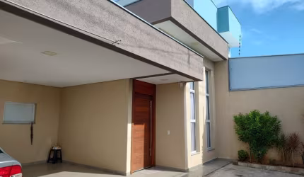 LINDA CASA A VENDA EM VILA HORTENCIA