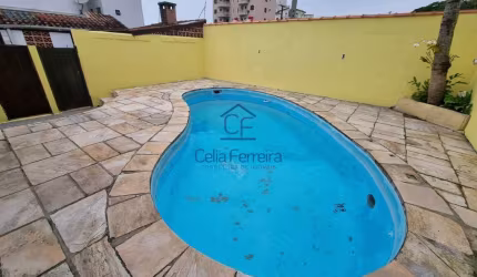 Sobrado em condomínio fechado a 200m da praia Martim de Sá - Caraguatatuba/SP