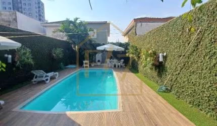 Casa a venda no Tatuapé com Piscina