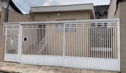 Casa a venda no Tatuapé com 2 quartos e 2 vagas de garagem.