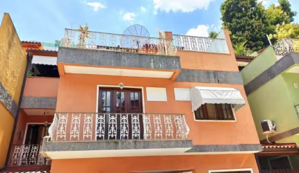 Casa triplex, 03 quartos, piscina com hidro, sauna  e varanda gourmet na Freguesia - Jacarepaguá - RJ.