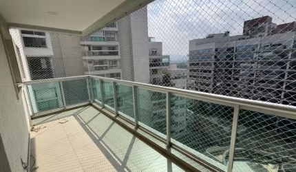 Apartamento com 2 quartos, 2 banheiros e 1 vaga de garagem na Barra Olímpica