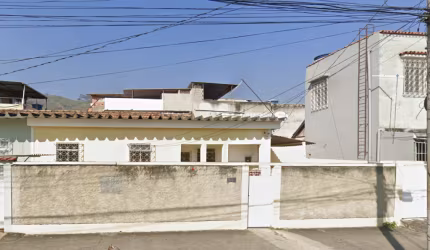 Monteiros & Barros apresenta: Casa com 01 quarto, quintal e garagem Independente em Vicente de Carvalho.!