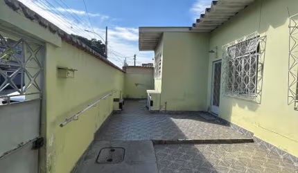 Monteiros & Barros apresenta: Casa com 02 quartos Independente em Vicente de Carvalho!