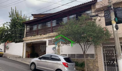 Casa Residencial com 3 dormitórios, 1 suíte e área gourmet  à venda, 325 m²  - Centro de Carapicuíba /SP