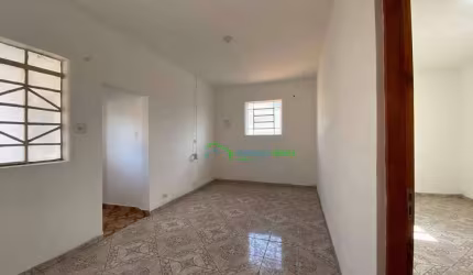 Casa com 2 dormitórios para alugar por R$ 1.800,01/mês - Jardim D Abril - Osasco/SP