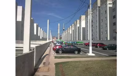 Apartamento à Venda em Carapicuíba - 2 Quartos perto da Raposo Tavares | Cond. Azaleias - R$ 155.000
