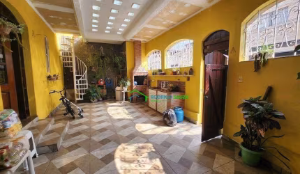 Casa com 3 dormitórios à venda, 260 m² por R$ 700.000 - Centro - Carapicuíba/SP
