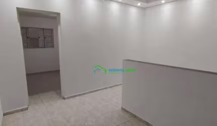 Casa com 1 dormitório para alugar, 50 m² por R$ 1.050,01/mês - Vila Dirce - Carapicuíba/SP