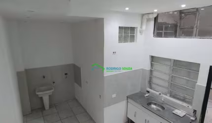 Casa com 2 dormitórios para alugar, 55 m² por R$ 900,01/mês - Vila Dirce - Carapicuíba/SP