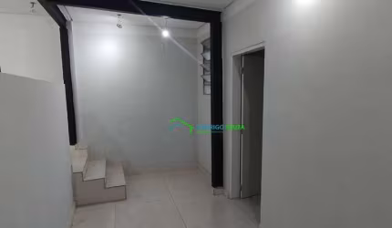 Casa com 3 dormitórios para alugar, 60 m² por R$ 1.600/mês - Vila Dirce - Carapicuíba/SP