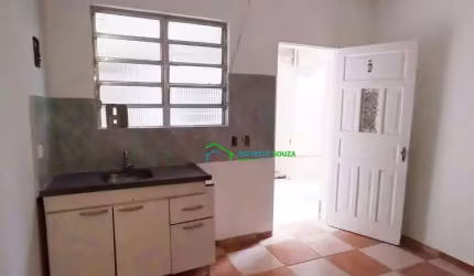 Casa com 1 dormitório para alugar, 50 m² por R$ 850,01/mês - Vila Dirce - Carapicuíba/SP