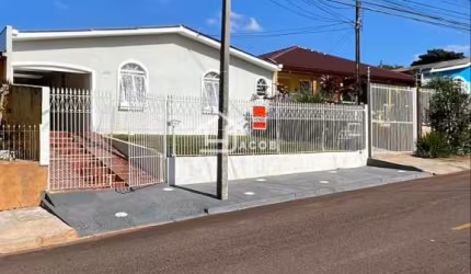 Casa em Uvaranas / Rua João Cecy Filho - VENDA